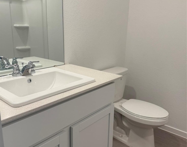 2606 American Ruby Drive - Photo Thumbnail 7