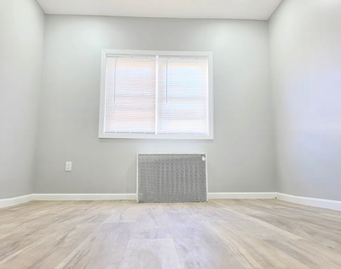 8733 16th Avenue - Photo Thumbnail 2
