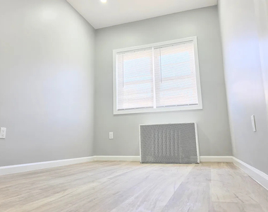 8733 16th Avenue - Photo Thumbnail 3