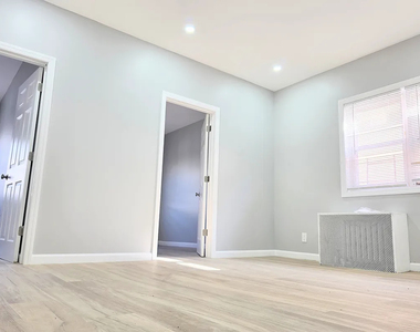 8733 16th Avenue - Photo Thumbnail 5