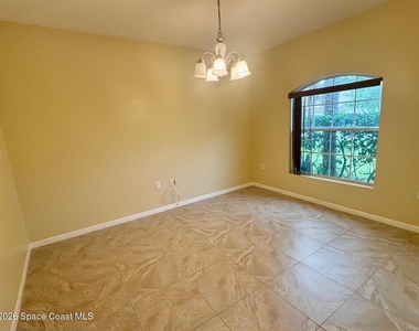 3750 Aria Drive - Photo Thumbnail 10