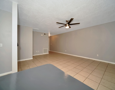 1914 Agora Circle Se - Photo Thumbnail 3