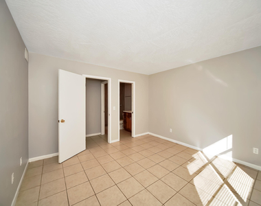 1914 Agora Circle Se - Photo Thumbnail 5
