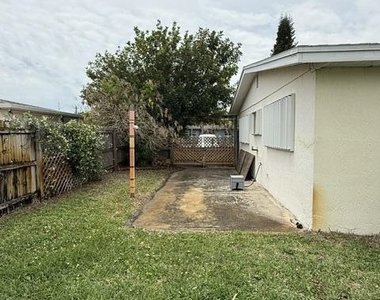 349 Exeter Street W - Photo Thumbnail 14