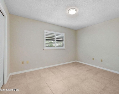 1600 Woodland Drive - Photo Thumbnail 4