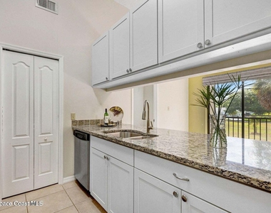 1600 Woodland Drive - Photo Thumbnail 8