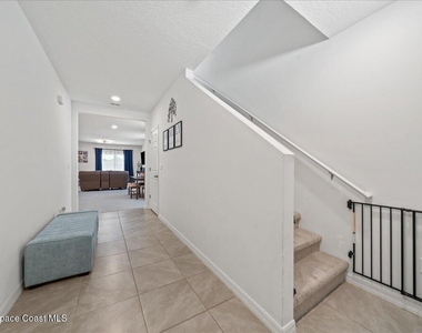 1927 Sloan Court - Photo Thumbnail 7