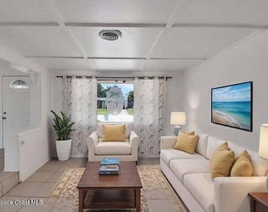 102 1st Street - Photo Thumbnail 2