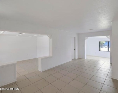 102 1st Street - Photo Thumbnail 1