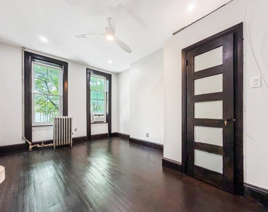 248 Vernon Avenue - Photo Thumbnail 7