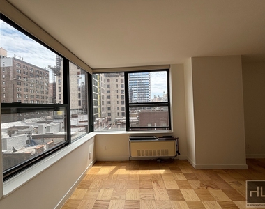 West 87th Street - Photo Thumbnail 3