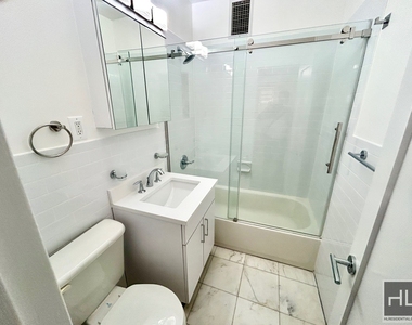 East 74 Street - Photo Thumbnail 3