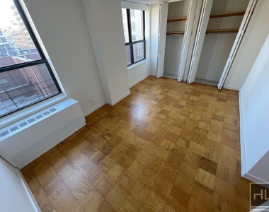 West 87th Street - Photo Thumbnail 1