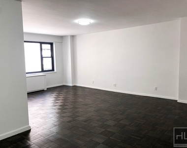 East 56 Street - Photo Thumbnail 1
