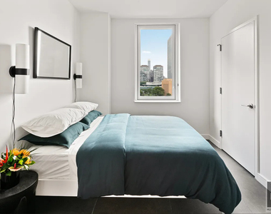 1st Avenue - Photo Thumbnail 3