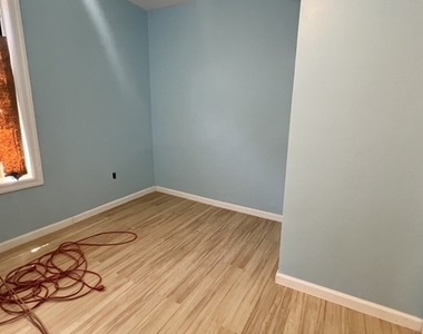 586 East 54 Street - Photo Thumbnail 4