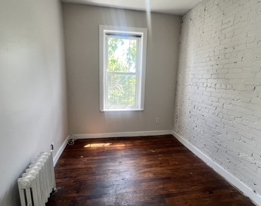 1129 Rogers Avenue - Photo Thumbnail 3
