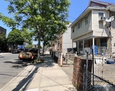 251 East 55 Street - Photo Thumbnail 16