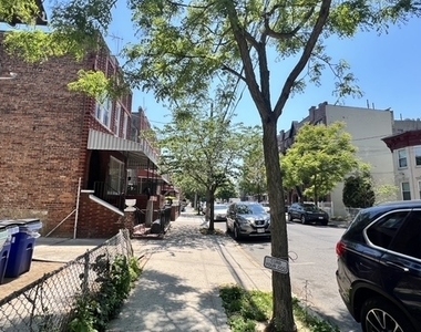 251 East 55 Street - Photo Thumbnail 15