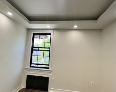 251 East 55 Street - Photo Thumbnail 7