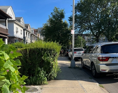 1043 East 14 Street - Photo Thumbnail 11