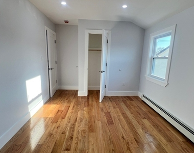 153-23 123 Avenue - Photo Thumbnail 4