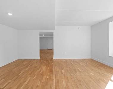 310 Clarkson Avenue - Photo Thumbnail 5