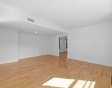 310 Clarkson Avenue - Photo Thumbnail 6