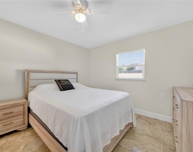 2280 Norwell Avenue - Photo Thumbnail 20