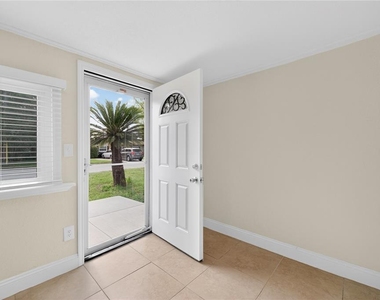 2280 Norwell Avenue - Photo Thumbnail 2