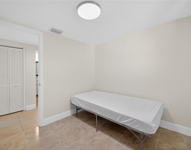 2280 Norwell Avenue - Photo Thumbnail 18