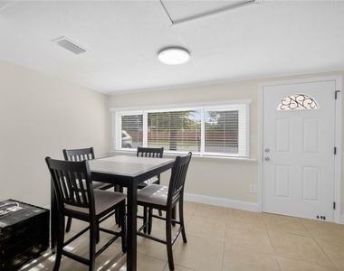 2280 Norwell Avenue - Photo Thumbnail 3