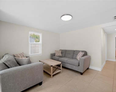 2280 Norwell Avenue - Photo Thumbnail 7