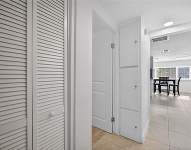 2280 Norwell Avenue - Photo Thumbnail 13