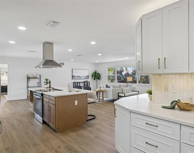 6735 Keystone Drive - Photo Thumbnail 19