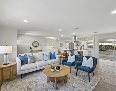 6735 Keystone Drive - Photo Thumbnail 8