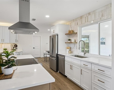 6735 Keystone Drive - Photo Thumbnail 14