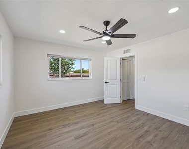6735 Keystone Drive - Photo Thumbnail 24