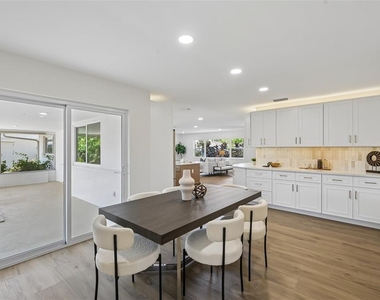 6735 Keystone Drive - Photo Thumbnail 10