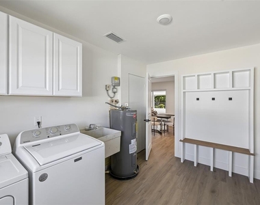 6735 Keystone Drive - Photo Thumbnail 21