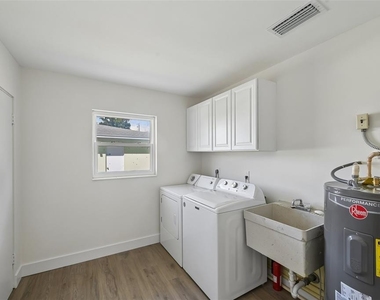 6735 Keystone Drive - Photo Thumbnail 20