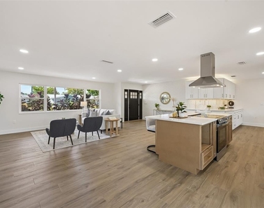 6735 Keystone Drive - Photo Thumbnail 12
