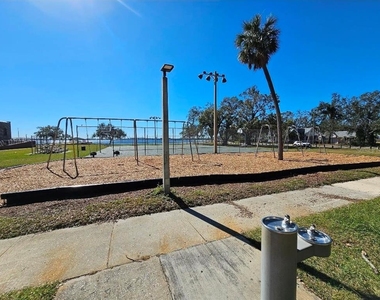 2015 Oakwood Avenue - Photo Thumbnail 19