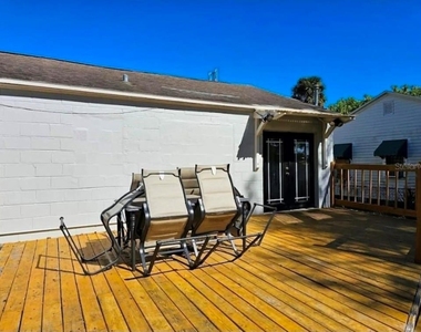 2015 Oakwood Avenue - Photo Thumbnail 14