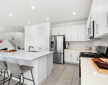 3101 Hollow Hickory Place - Photo Thumbnail 22