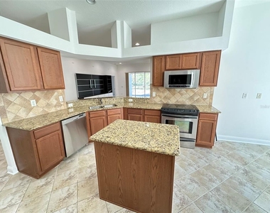 8120 Turkey Hill Court - Photo Thumbnail 5