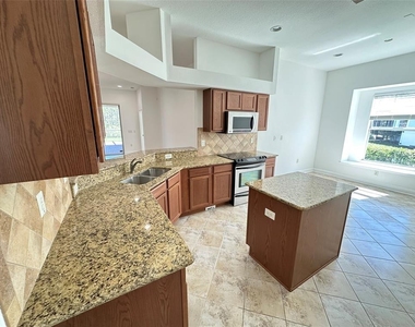 8120 Turkey Hill Court - Photo Thumbnail 6