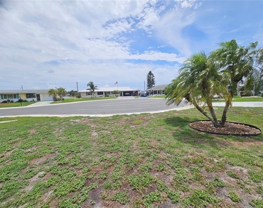 1703 Amhurst Circle - Photo Thumbnail 5