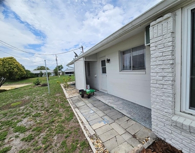 1703 Amhurst Circle - Photo Thumbnail 7