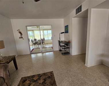 1703 Amhurst Circle - Photo Thumbnail 13